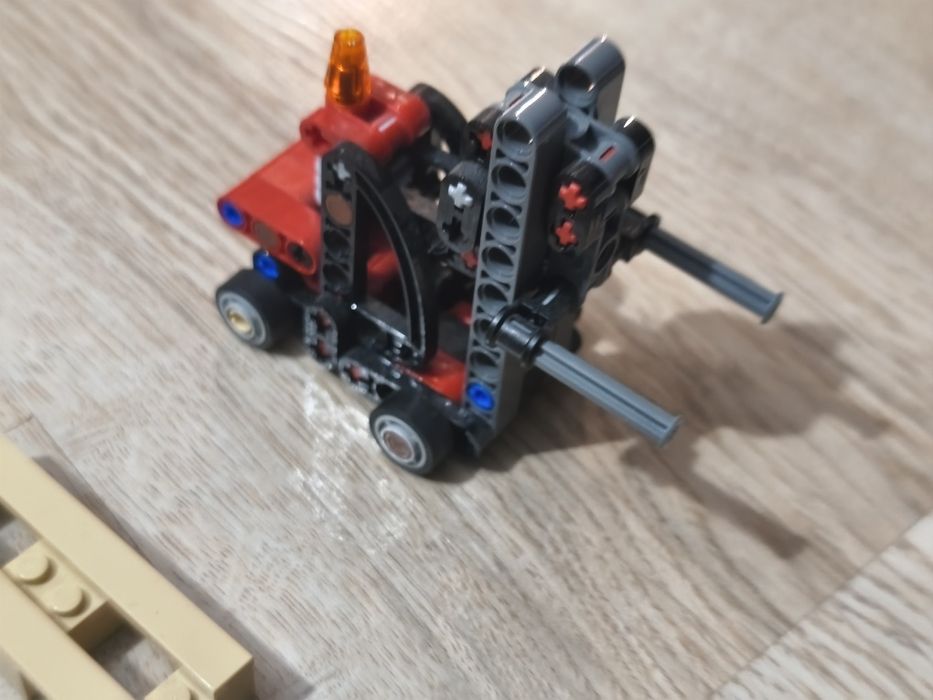 LEGO 30655 Technic - Wózek widłowy z paletą