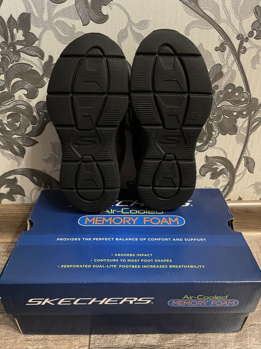 Продам дитячі кросівки Скечерс Skechers