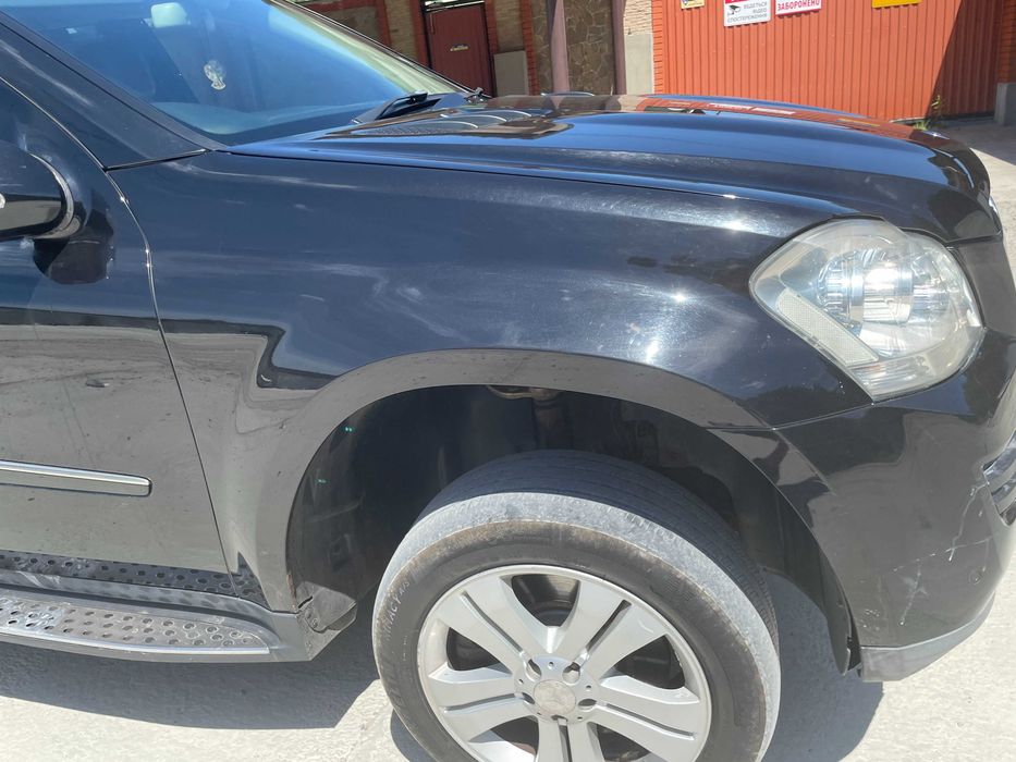 Крило переднє ліве/праве Mercedes GL X164 C197