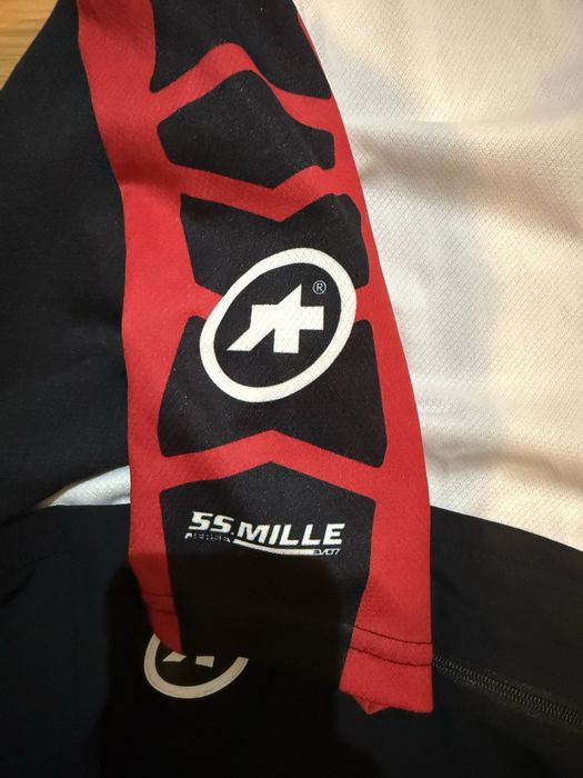 Duas camisolas Assos SS Mille tamanho L