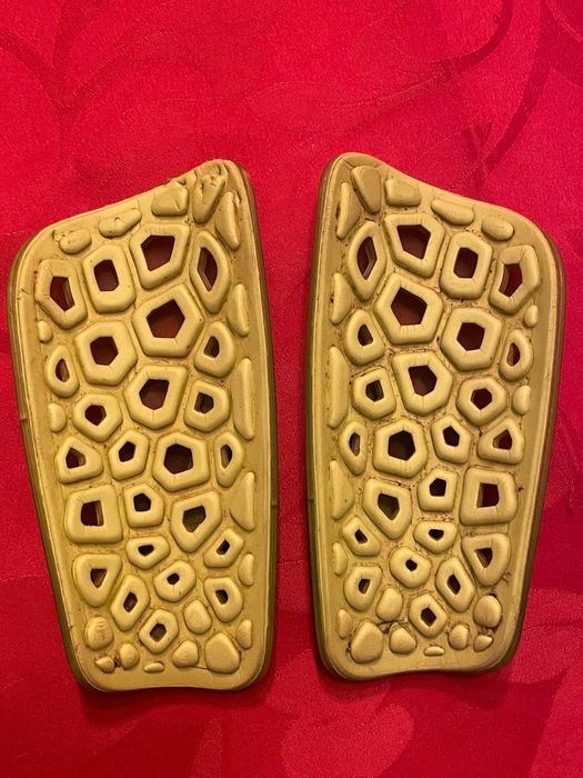 Caneleiras Nike 17cm