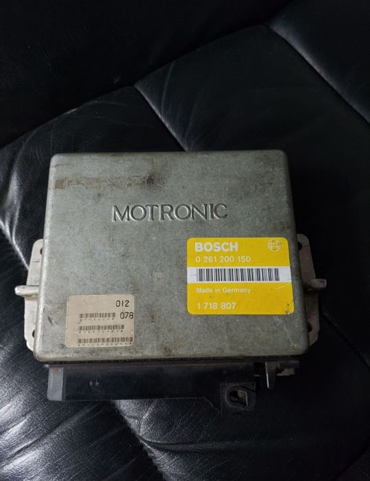 Блок управління двигуном BMW BOSCH 150,402,403,405,413  0261200402
