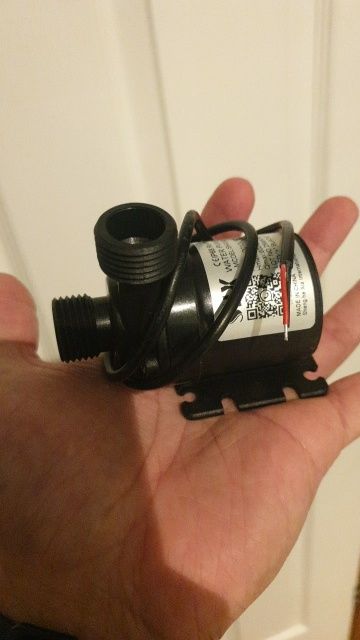 Циркуляційний насос 12v  600-800L/H