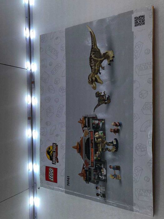 LEGO 76961 Visitor Center: T. rex & Raptor Attack - Jurassic World ...