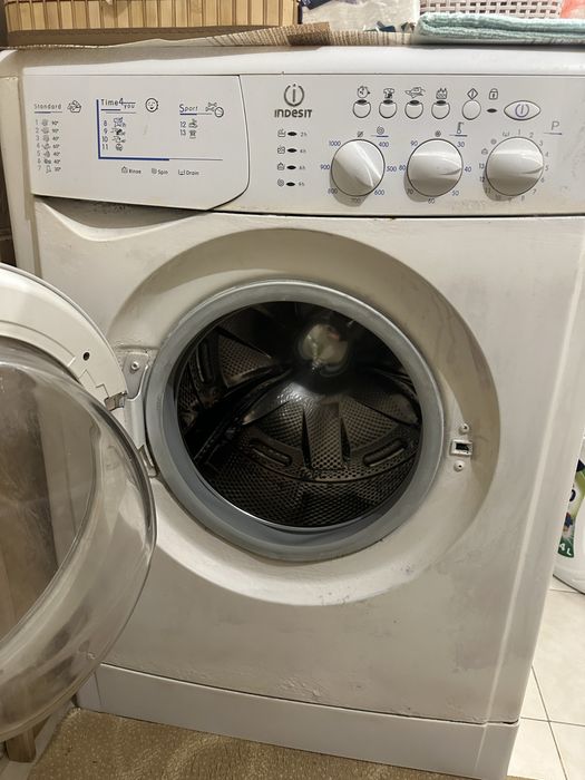 Пральна машинка indesit