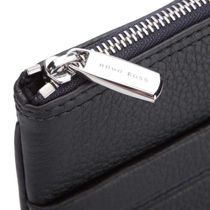 Mala em pele Hugo Boss NOVA