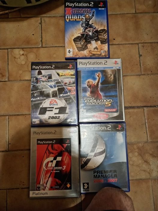 Vendo jogos PS2 .