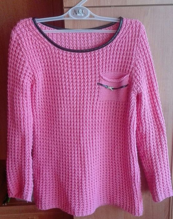 Ciepły, zimowy sweterek