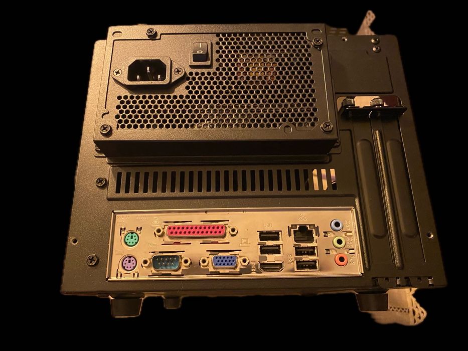 Caixa Cooler Master, motherboard, RAM, SSD e Power Supply