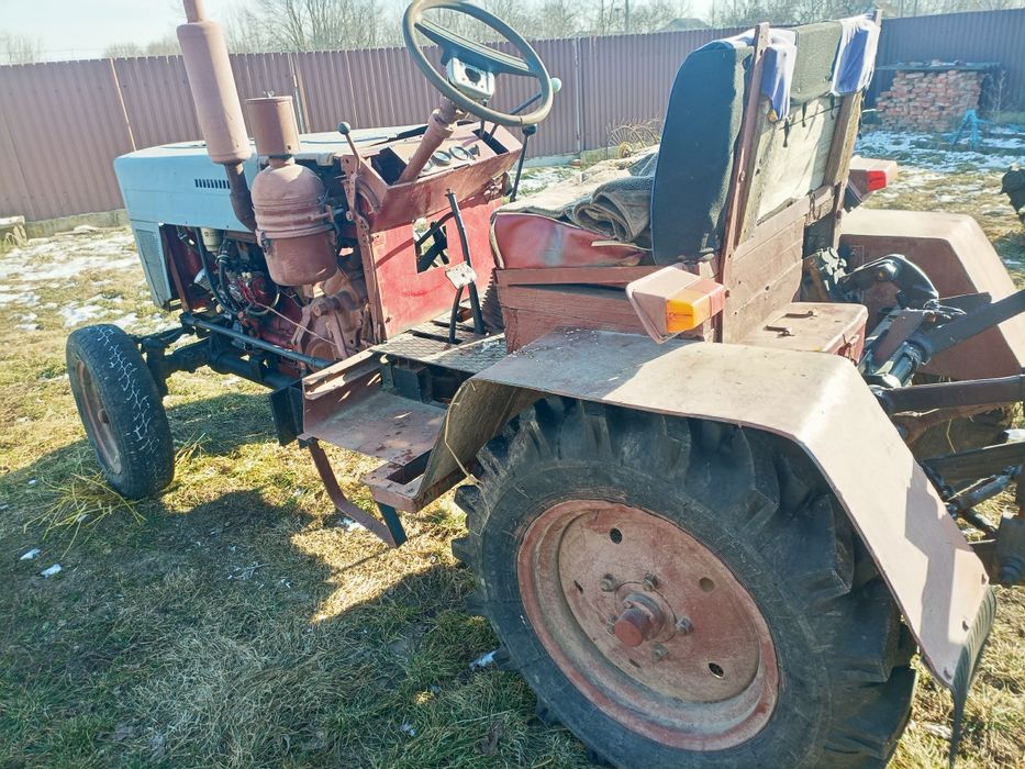 Продам гарний трактор