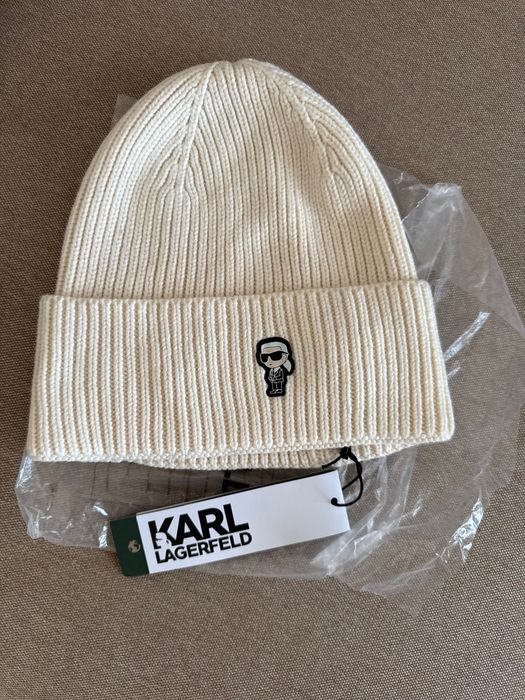 Куртка KARL LAGERFELD нова та шапка нова
