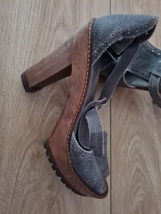 Sandalias cinzentas Xuz