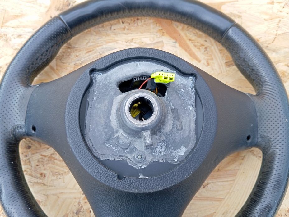 Kierownica M pakiet kompletna poduszka BMW e81 e82 e87 e90 e91 e92 e93