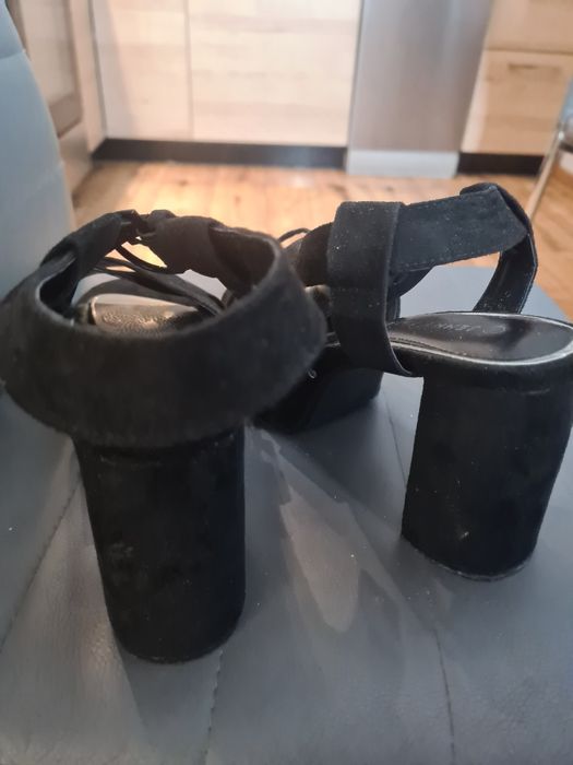 Buty sandały 39 uzywane z 2 razy platforma czerń