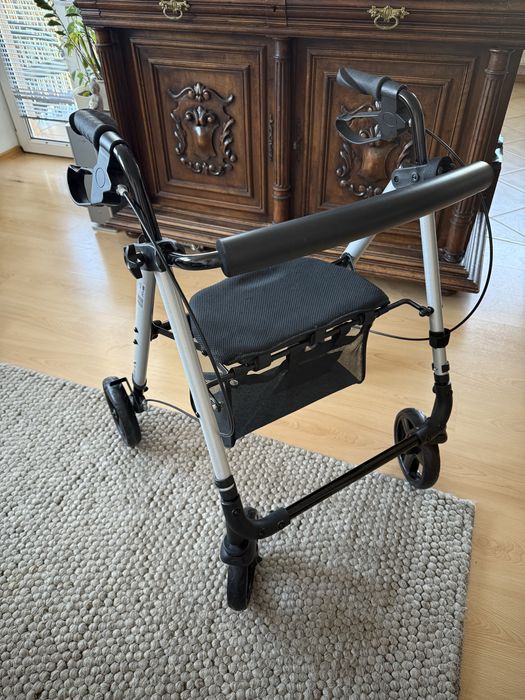 Podpórka rehabilitacyjna 4- kołowa AR-006