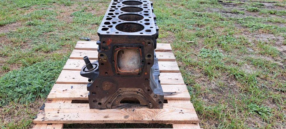 Blok do ciągnika New Holland TL100