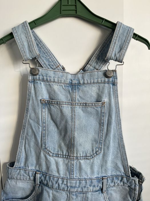 Ogrodniczki krótkie spodenki na szelkach damskie Pull&Bear M