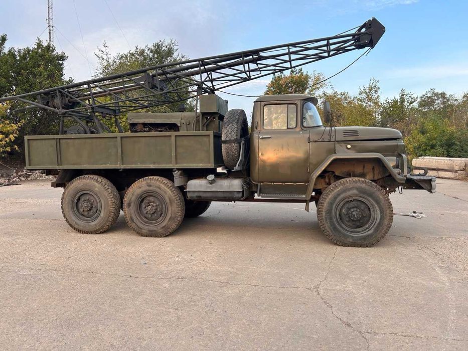 Бурова установка на базі ЗИЛ 131