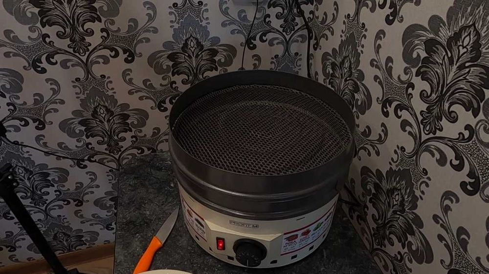 Сушилка для овошей ягод и зелени Profit м