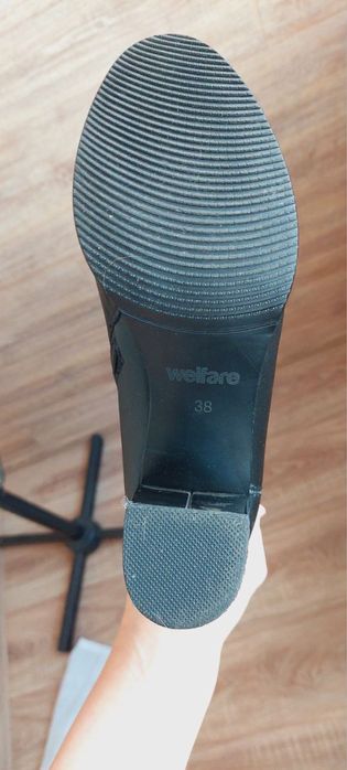 Осінні чоботи з натуральної шкіри welfare 38 розмір, стан новий