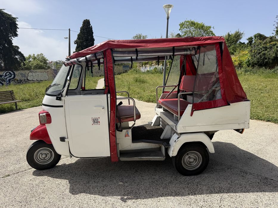 Tuk tuk Piaggio eletrico com baterias de litio