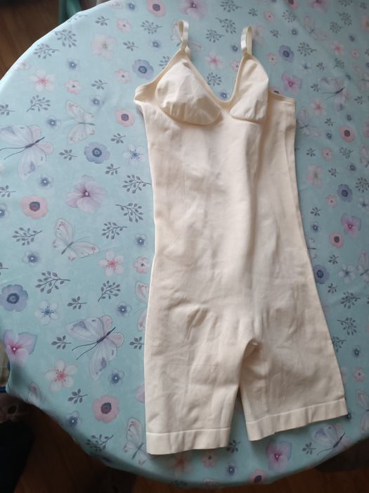 Body wyszczuplające r. XXL kremowy