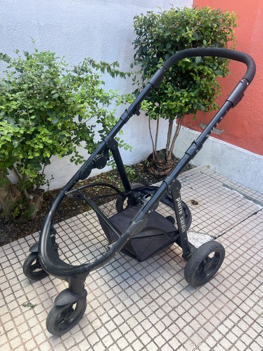 Carrinho bebé Pierre Cardin - ovo e estrutura rodas