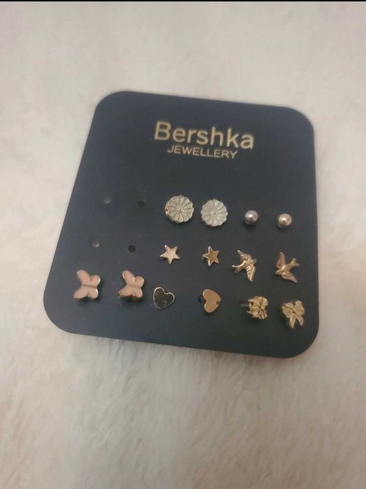7 pares de brincos  Bershka