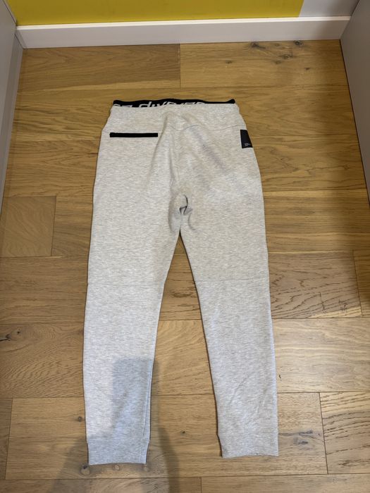 Spodnie dresowe męskue w rozmiarze L