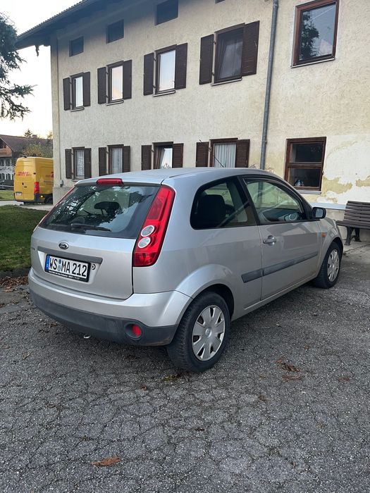 Ford Fiesta 1.3 — photo 4