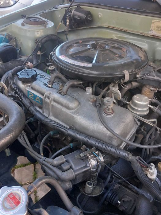 Toyota sedan E80, 1300cc, 1983, com inspecção e documentação em dia
