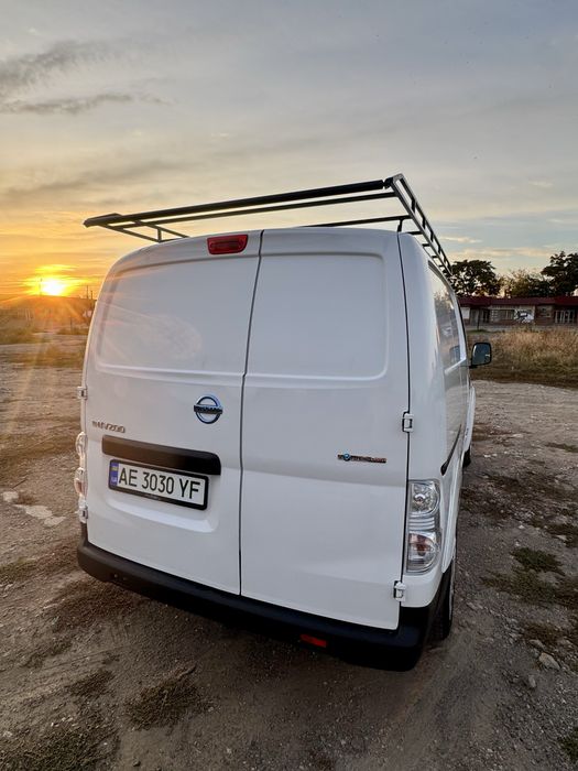 Nissan e - NV 200