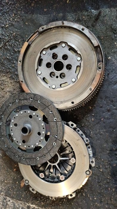 Двумас Демпфер Маховик Сцеплення 1,6 eHDI Citroen C4 picasso Peugeot