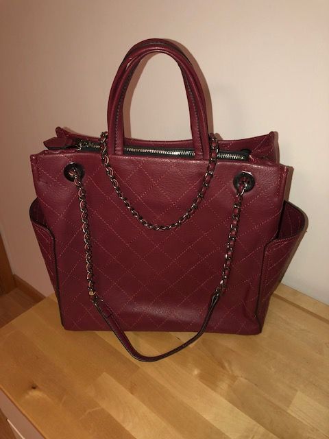 Lindíssima mala bordô em excelente estado