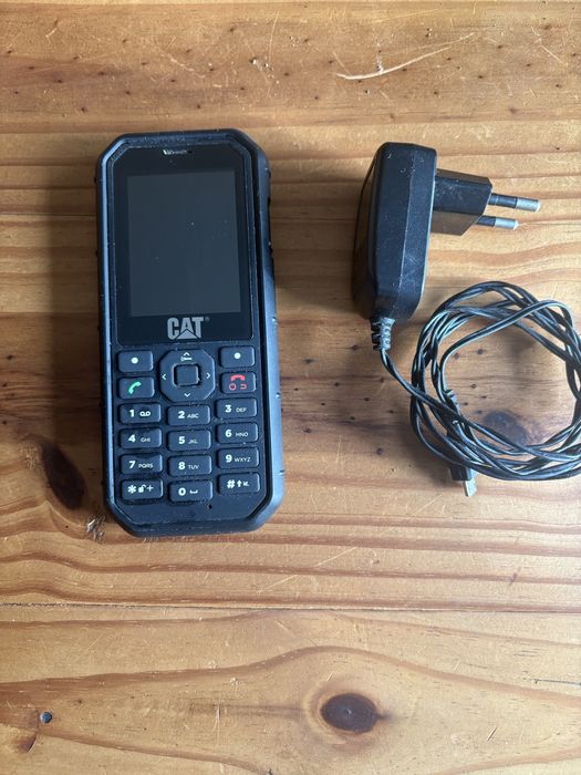 Telemóvel CAT B26 (2.4'' - Dual SIM - Preto)
