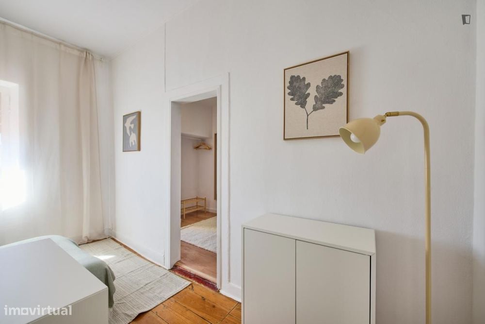 Quarto - localizado em São Bento Lisbon
