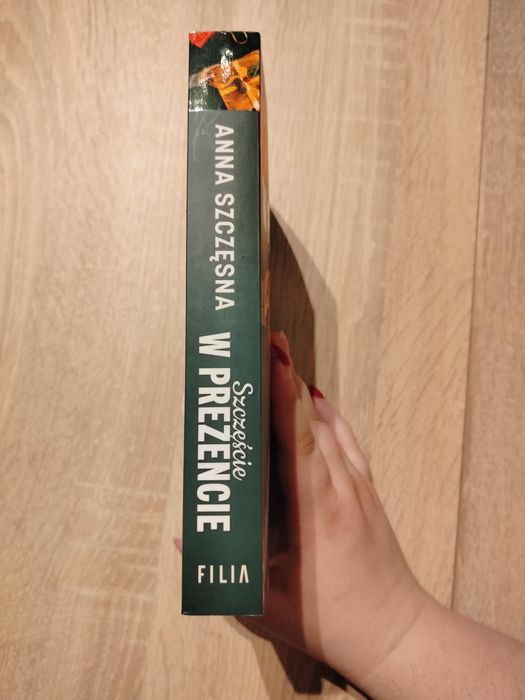 Szczęście w prezencie Anna Szczęsna