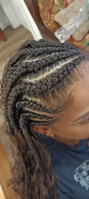Colocação de tranças e mega hair