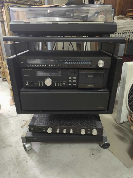 Aparelhagem Grundig antiga