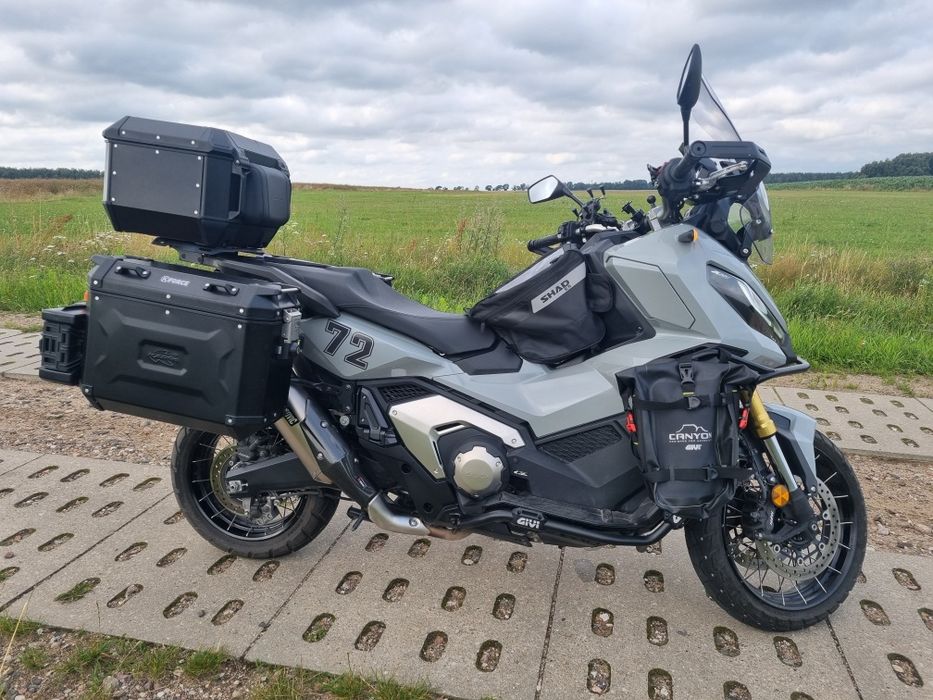 Honda X ADV 750 nowy model mały przebieg