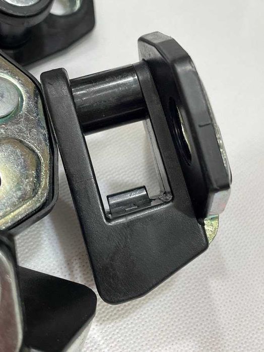 Кліновий фіксатор дверного замку (петля, скоба) до BMW Е36, та BMW Е34