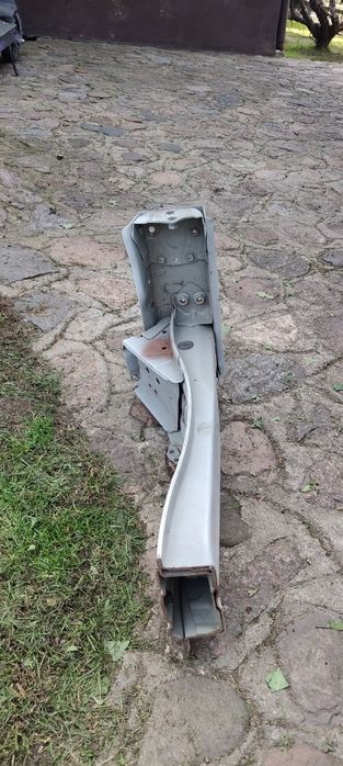 Podłużnica  prawa Corolla E21