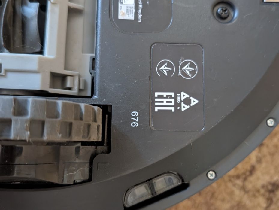 Робот-пилосос iRobot Roomba 676 Wi-Fi