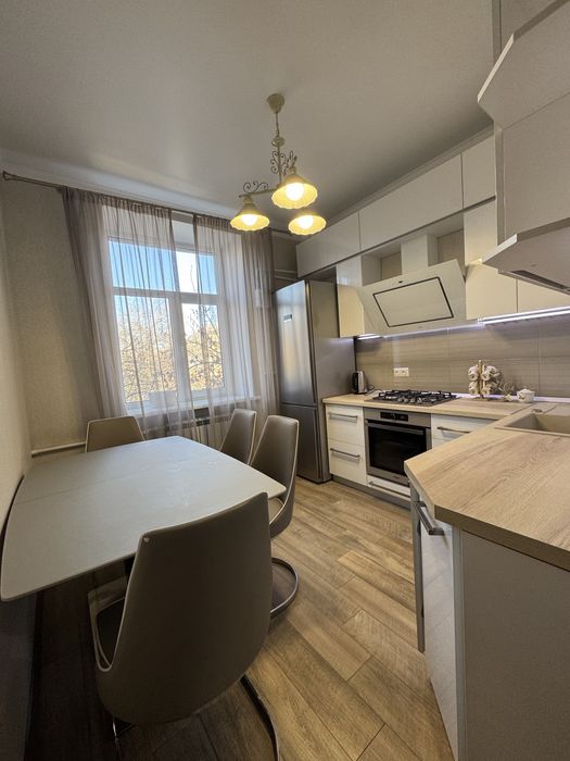 2к.кв.Декабристов возле Сказки с ремонтом !