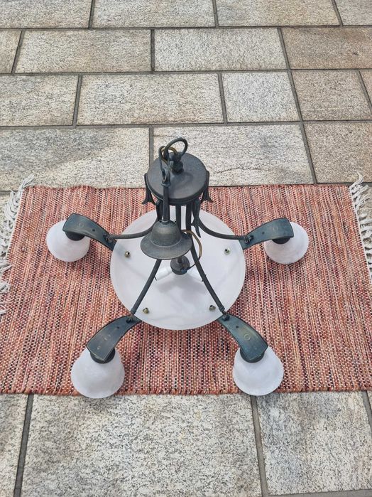 Candeeiro de tecto rústico em ferro e vidro