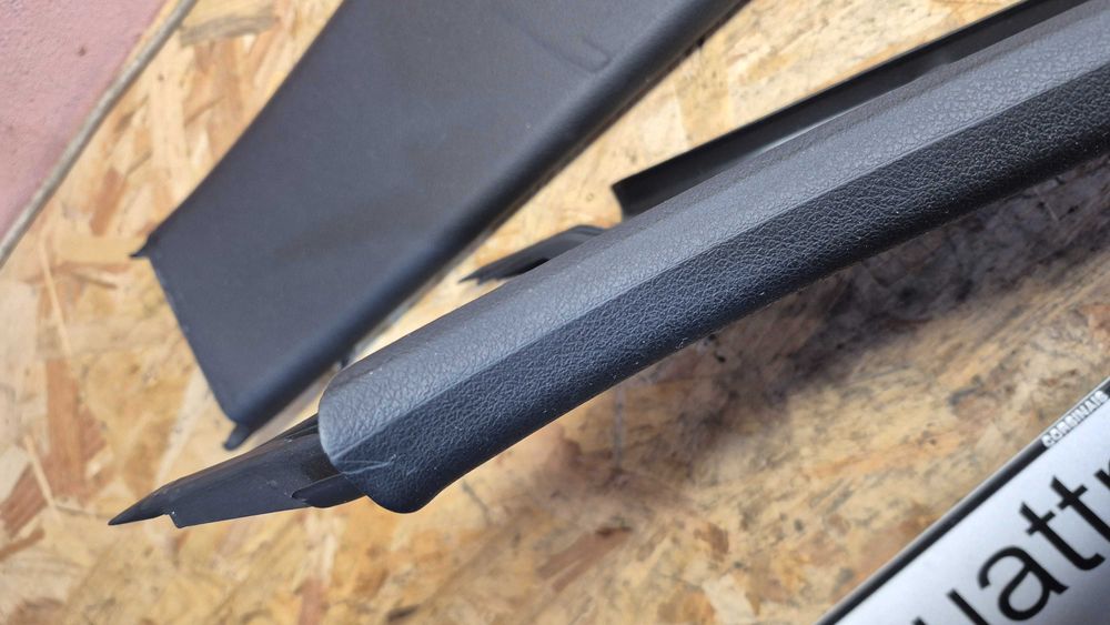 AUDI A4 B5 (8D)- Pilares B INFERIORES  1995 até 2001 - Cor: PRETOS