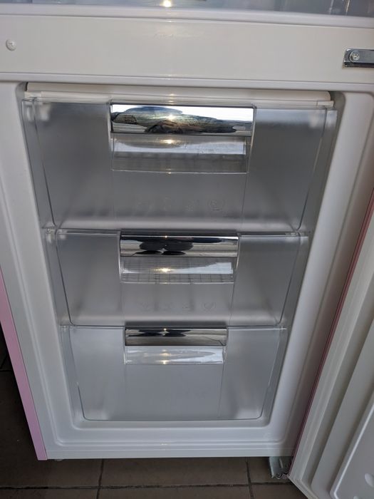 Ретро холодильник Wolkenstein 188/55/55 см