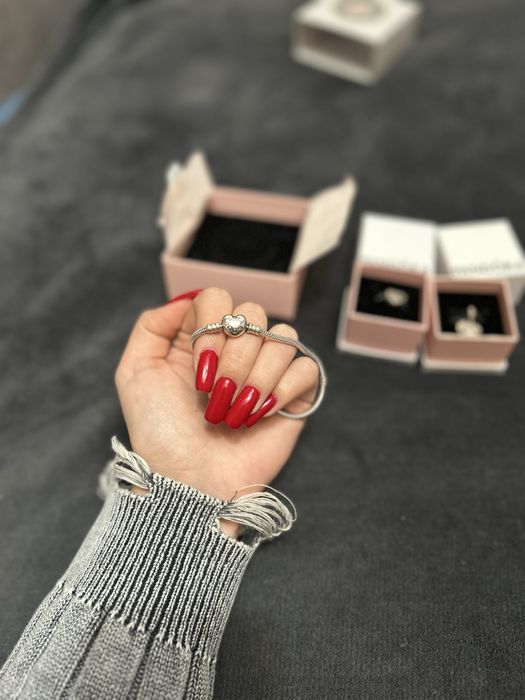 Браслет Pandora з шармами