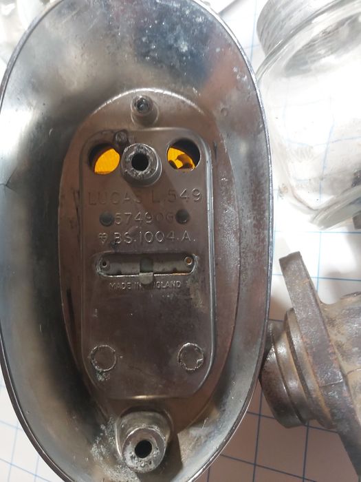 Lote peças automóvel antigo clássico - farolin, jantes, bomba óleo