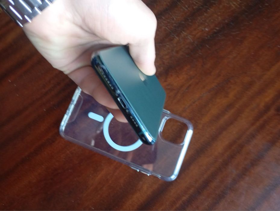 Продам Iphone 11 pro max 256gb